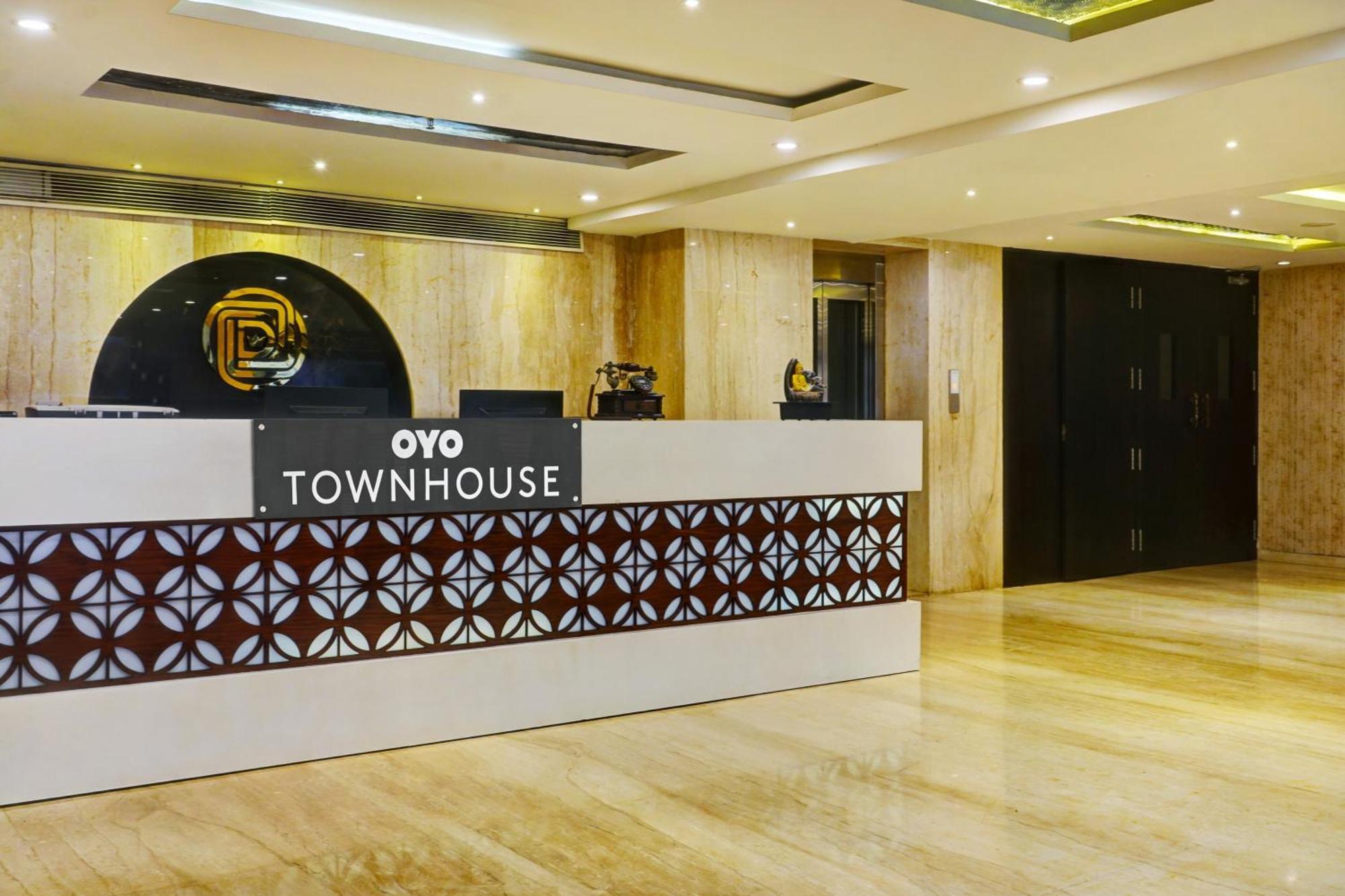 Super Townhouse Dev'S Inn By Cj Gunadala Esterno foto
