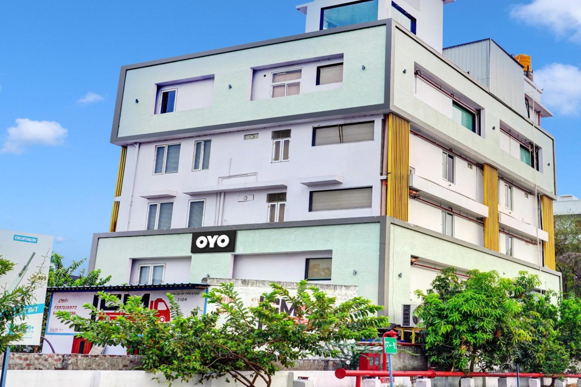 Super Townhouse Dev'S Inn By Cj Gunadala Esterno foto