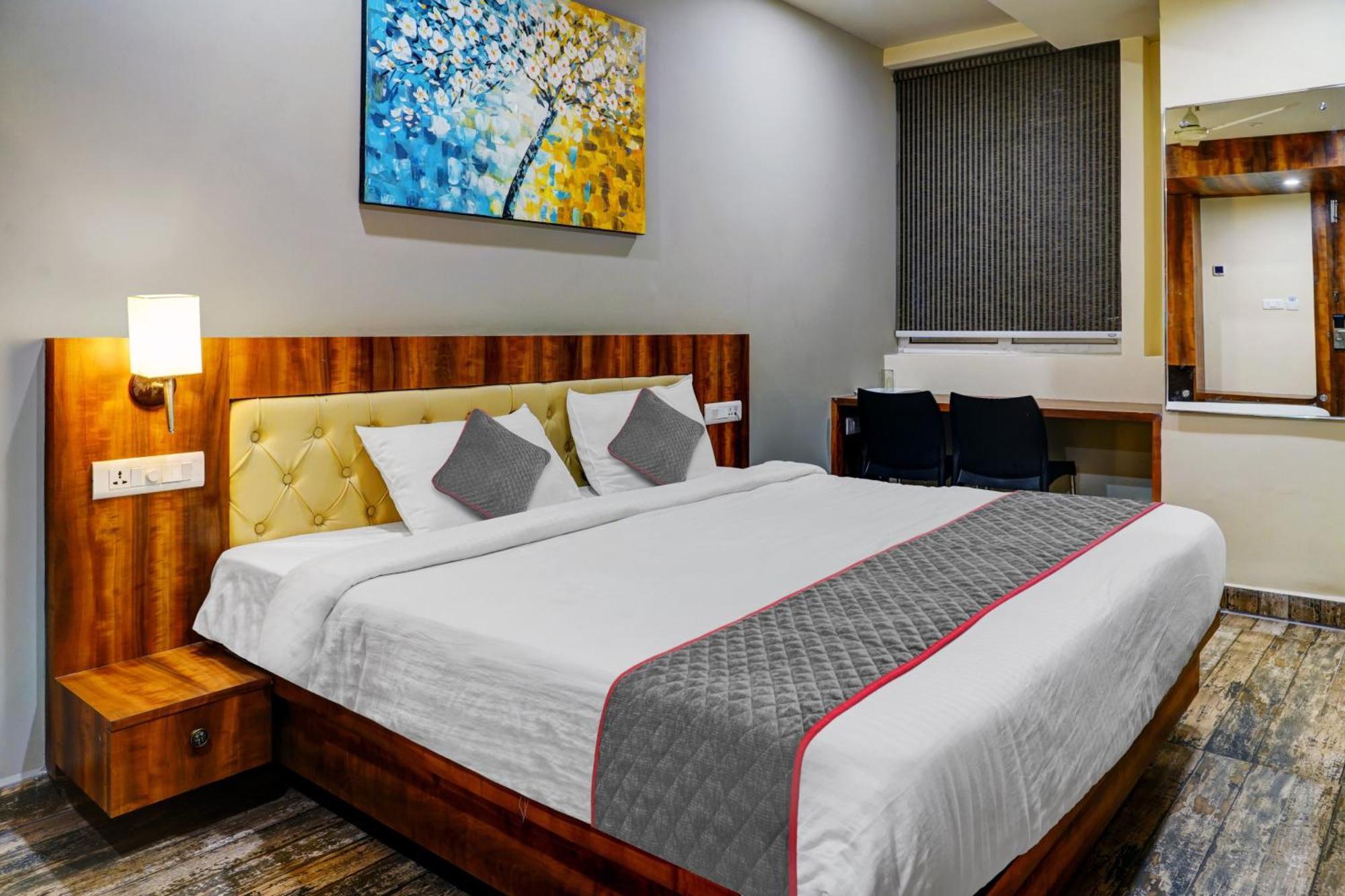 Super Townhouse Dev'S Inn By Cj Gunadala Esterno foto