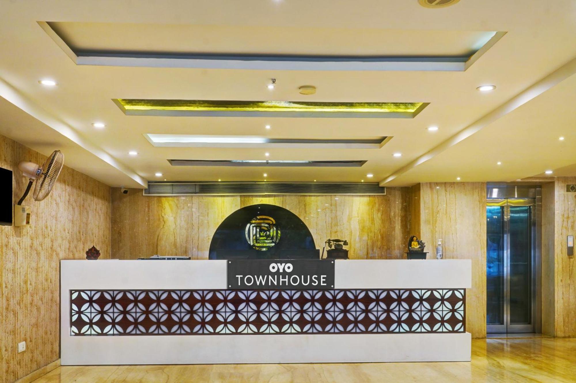 Super Townhouse Dev'S Inn By Cj Gunadala Esterno foto