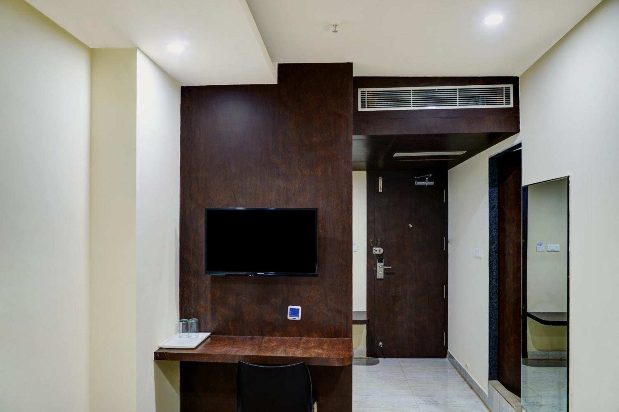 Super Townhouse Dev'S Inn By Cj Gunadala Esterno foto