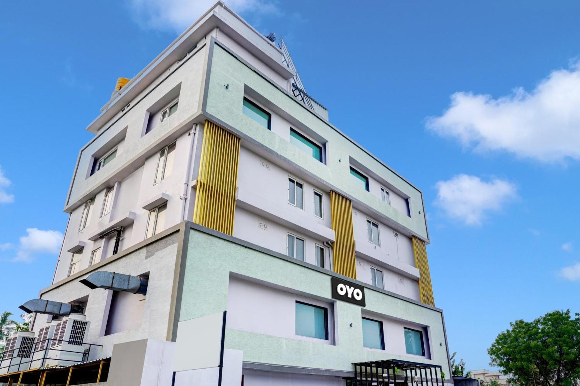 Super Townhouse Dev'S Inn By Cj Gunadala Esterno foto
