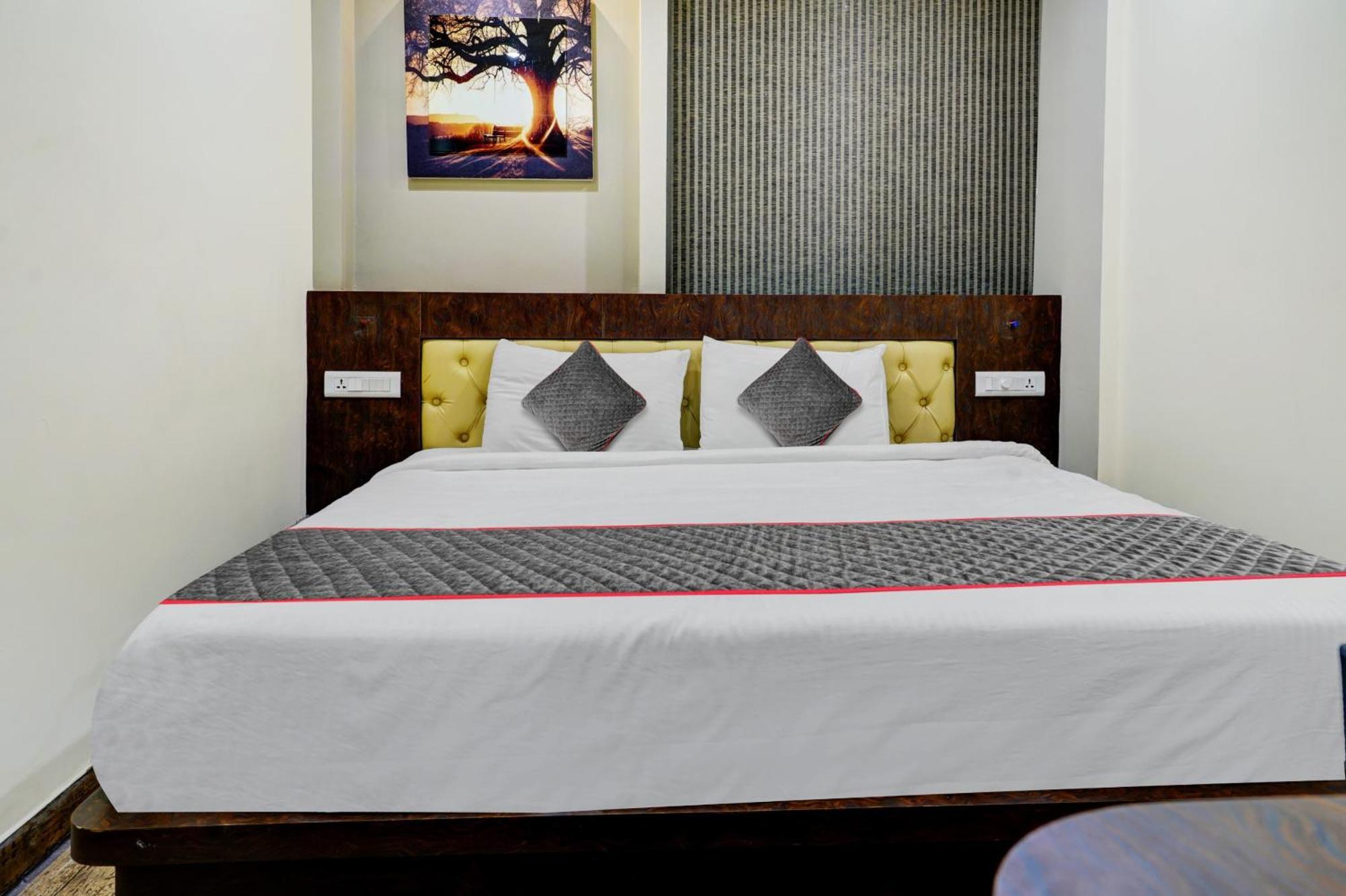 Super Townhouse Dev'S Inn By Cj Gunadala Esterno foto